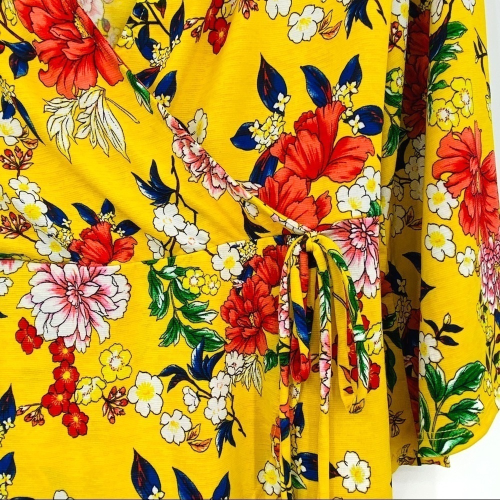 NAÏF Floral Faux Wrap Boho Chic Yellow Top Sz M - Picture 10 of 15